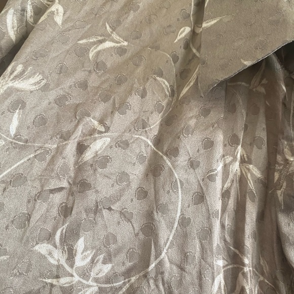 Cream/tan/grey/white silk button up top - Picture 2 of 5